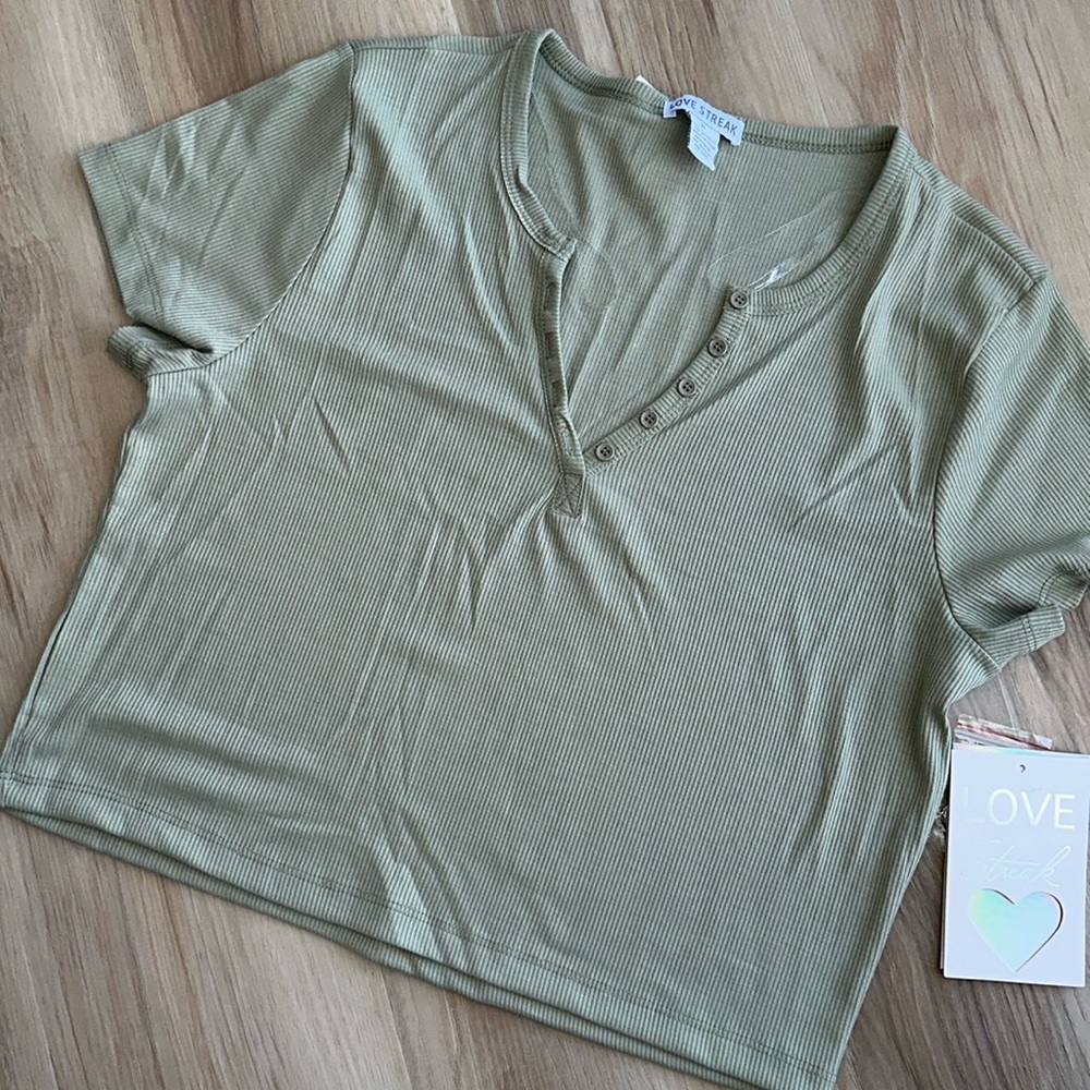 NWT Love Streak Ribbed Cropped T-shirt NWT